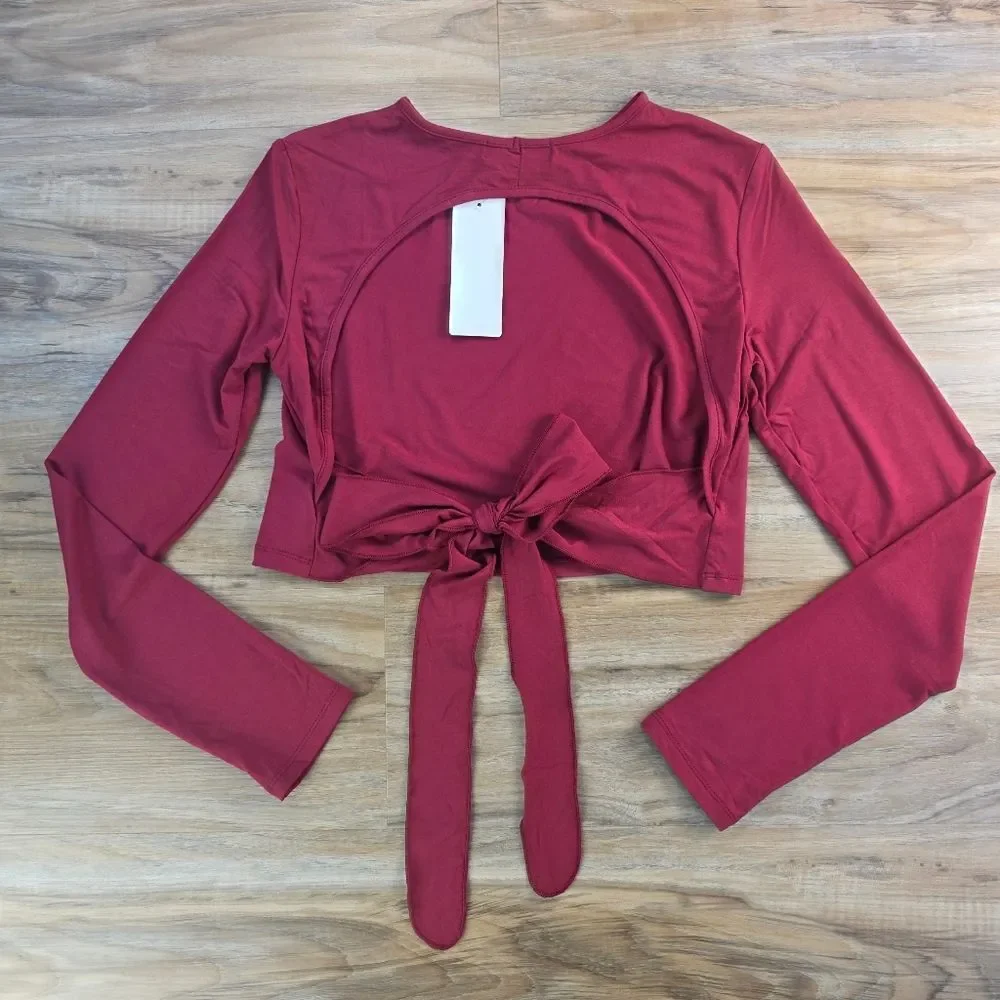 ☔️🩵⏭️NWT Burgundy Open Back Crop Long Sleeve Top Medium